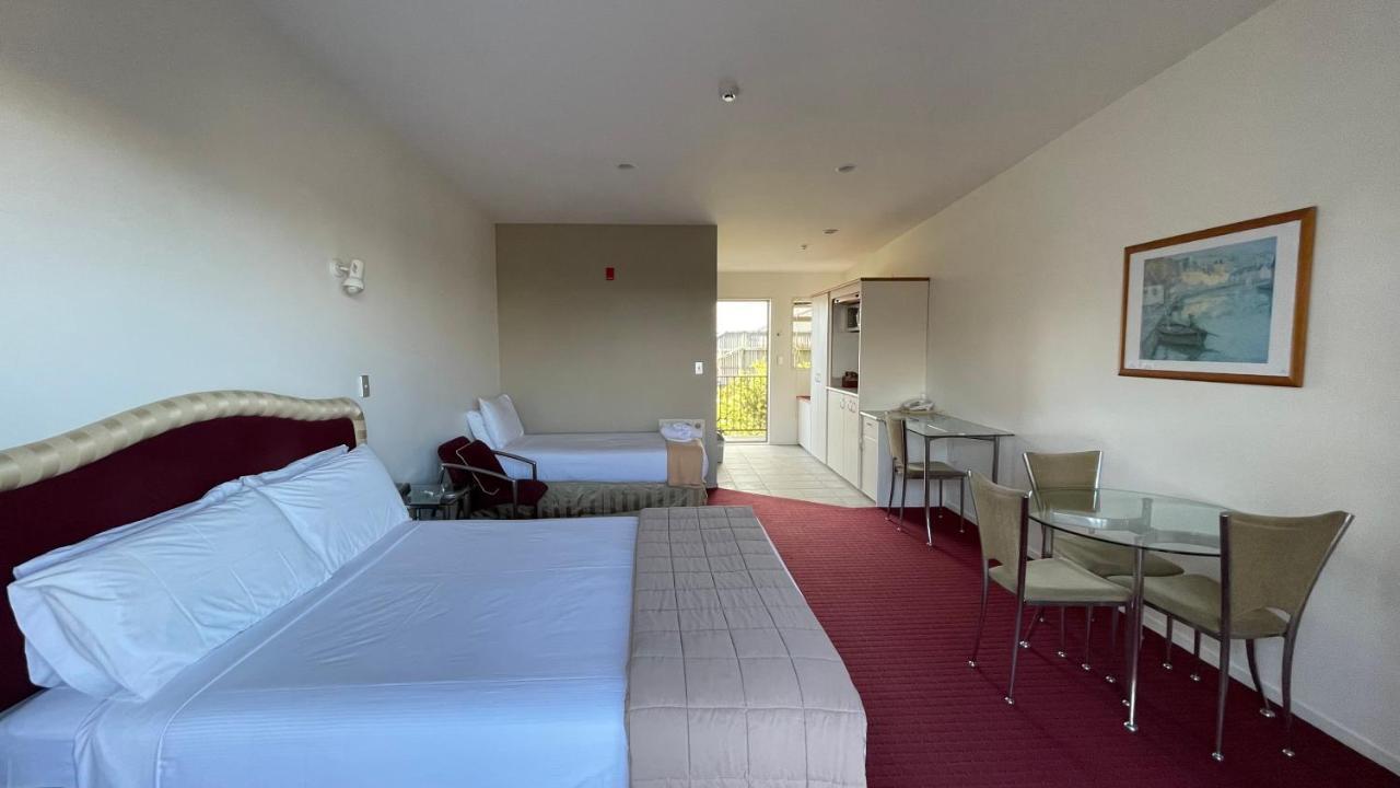 Chantillys Motor Lodge Таупо Экстерьер фото