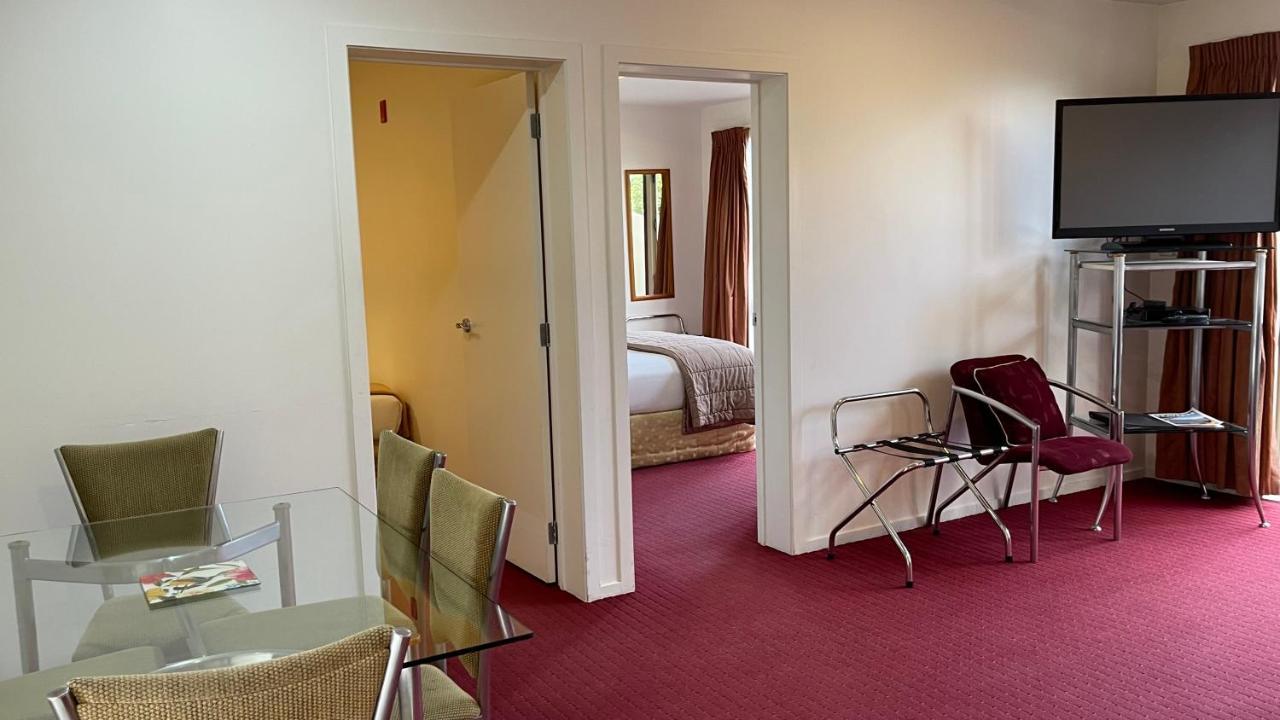 Chantillys Motor Lodge Таупо Экстерьер фото