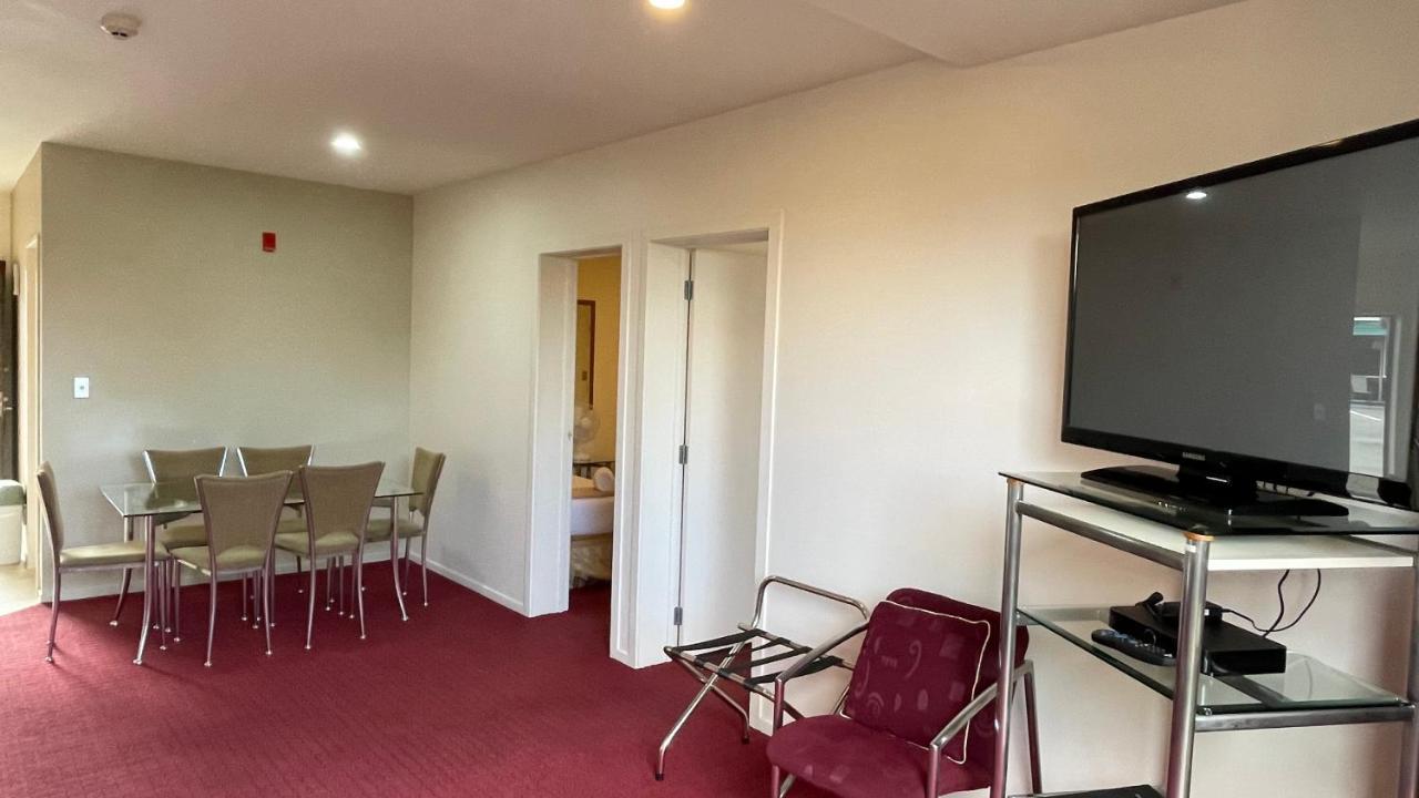 Chantillys Motor Lodge Таупо Экстерьер фото