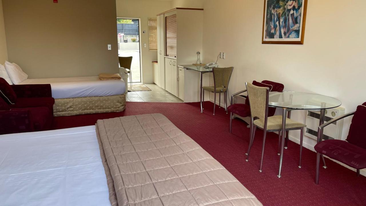 Chantillys Motor Lodge Таупо Экстерьер фото