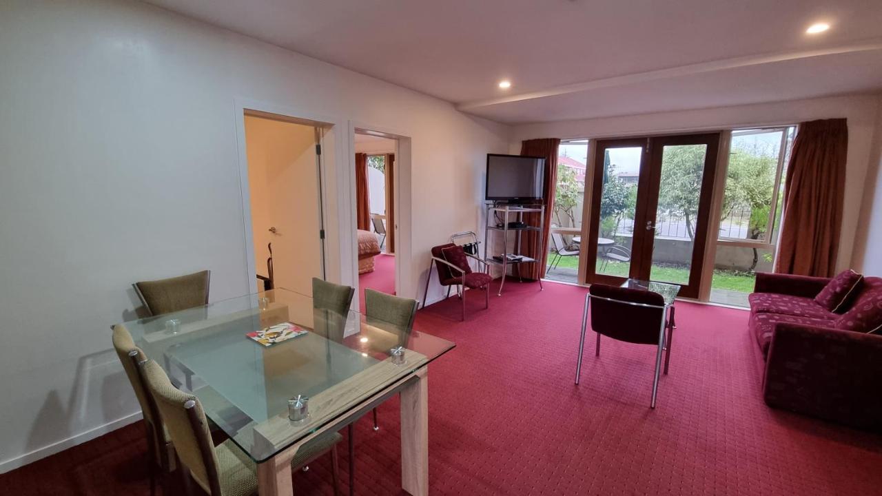 Chantillys Motor Lodge Таупо Экстерьер фото