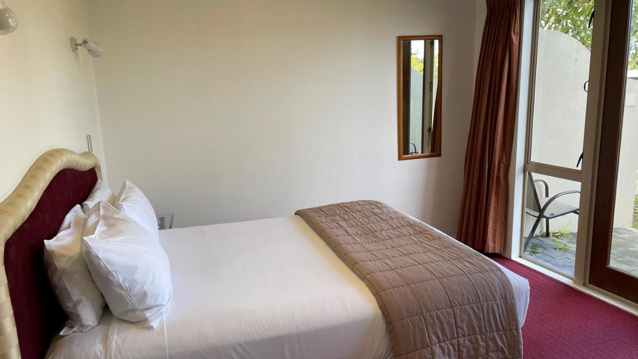 Chantillys Motor Lodge Таупо Экстерьер фото