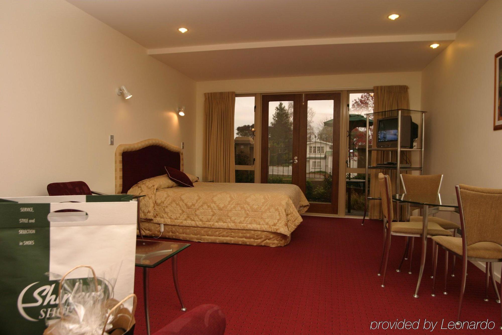 Chantillys Motor Lodge Таупо Экстерьер фото